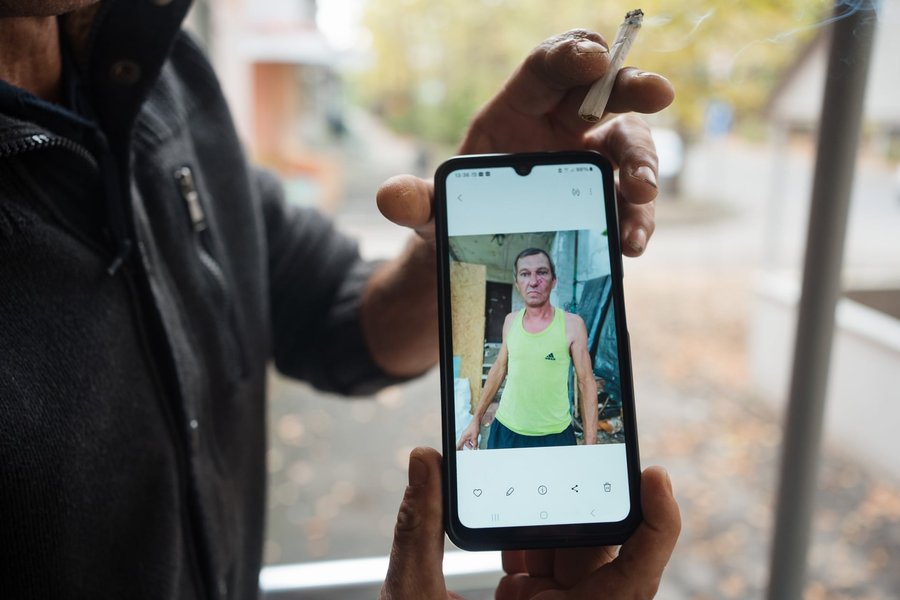 Житель Херсона, пострадавший от атак дронов с гранатами