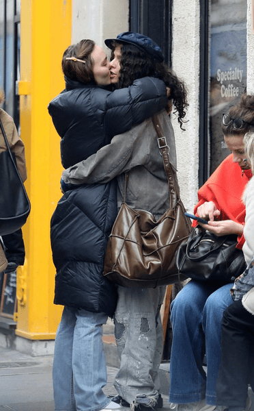 Приятелката на Лили Роуз Деп Лили-Роуз Деп и 070 Шейк