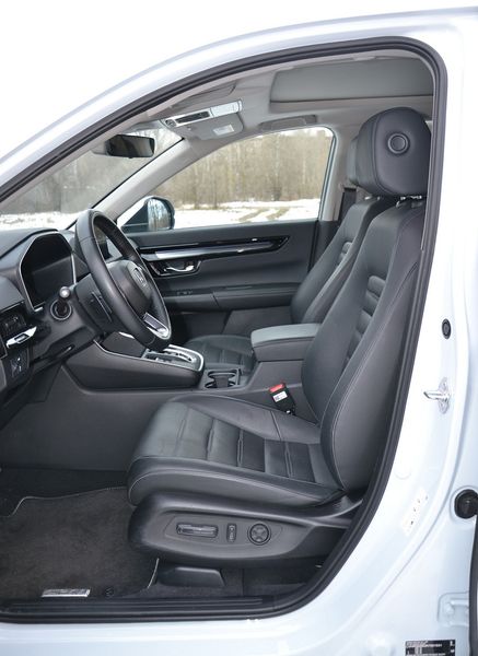 передние сиденья Honda CR-V, Honda CR-V, новая Honda CR-V, кроссовер Honda, Honda CR-V в Украине, гибрид Honda