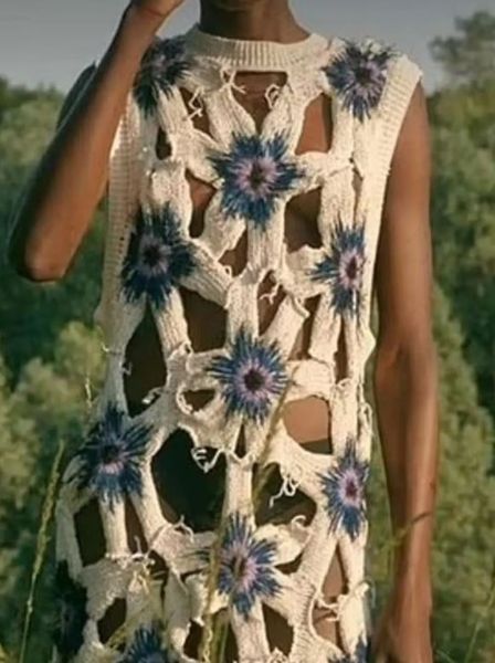 Сукня мачухи на весіллі здивувала мережу, яке вбрання вона обрала для церемонії