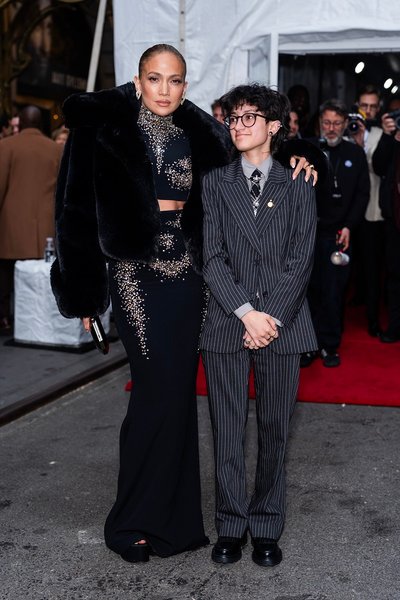 Дженнифер Лопес Эмма