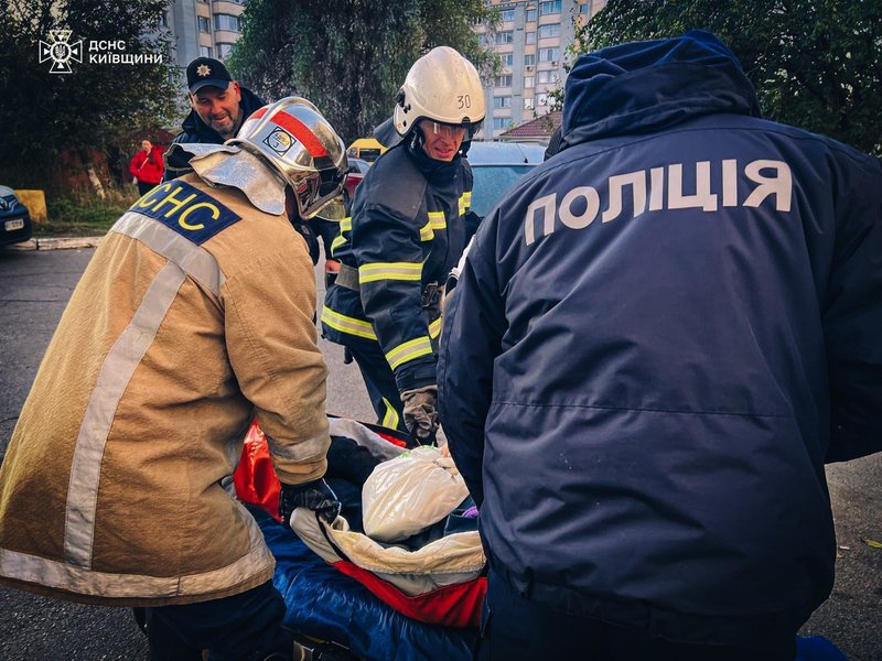 В Глевахе обломки БпЛА попали в 5-этажку