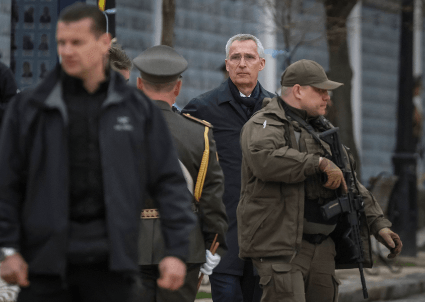 Єнс Столтенберг прибув до Києва з неоголошеним візитом