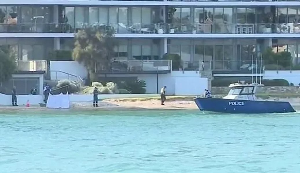 Напад акули в річці Суон, Австралія