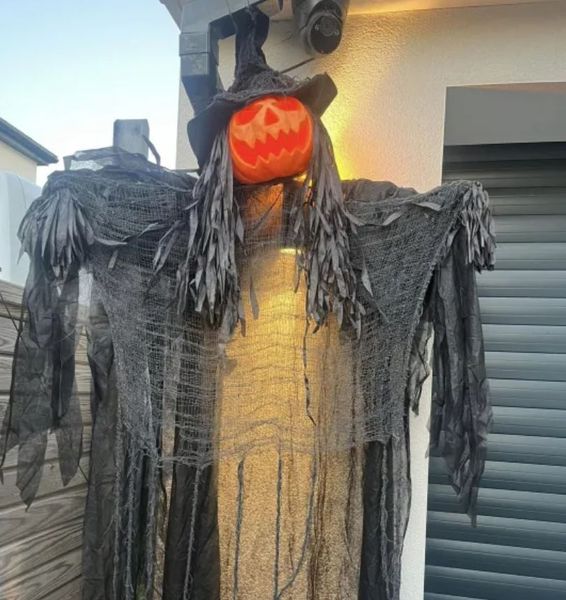 Кэролайн Эшли из Великобритании, Хэллоуин, день всех святых 1 ноября, декор, украшения, интересные истории