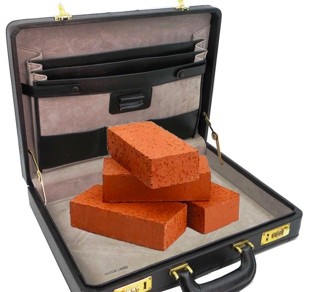 путин, кремль, чемоданчик, бункер, бункерный дед, мем, атака на кремль, атака дрона