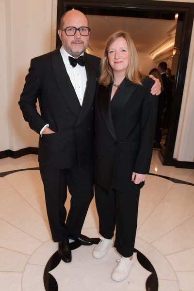 Сара Бёртон, Дэвид Бертон