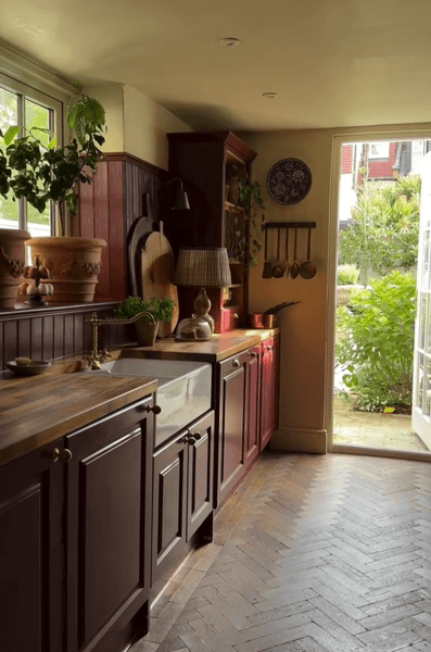 Мужчина из Великобритании переделал своими руками самый уродливый дом на улице