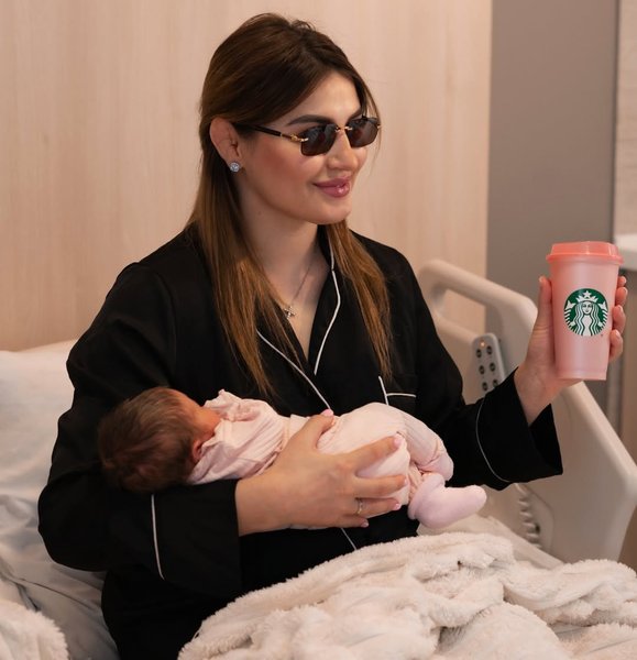 Алина Грушина-Акобия ребенок