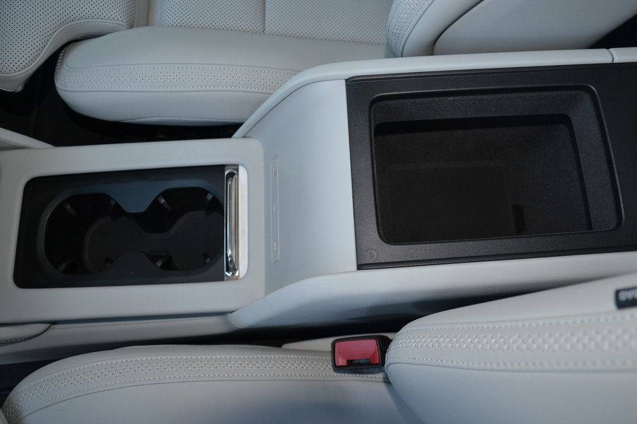 бокс Volvo ES90
