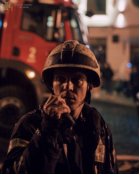 горел бар в Киеве, ГСЧСЧ, спасатели, пожар