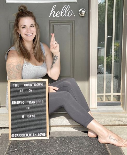 Профессиональная суррогатная мать рассказала о своем опыте, женщина рожает детей за деньги, беременность