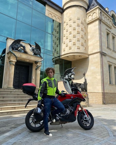 максим галкін замок пугачовий максим галкін, замок пугачовий, алла пугачова, замок у селі бруд