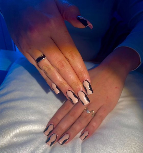 модный маникюр эйфория, модный маникюр, сериал эйфория, алекса деми, мэдди перес, маникюр песочные часы, тренды маникюра 2022