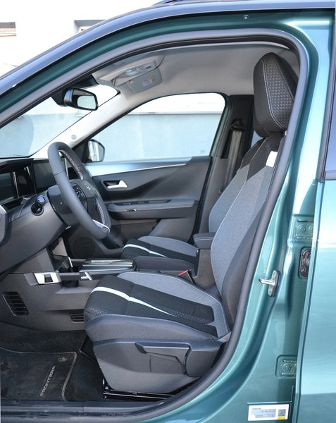 передние сиденья Opel Frontera