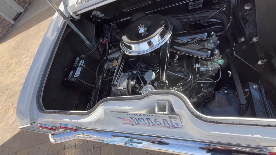 Купе оснащено оппозитной шестеркой на 140 сил