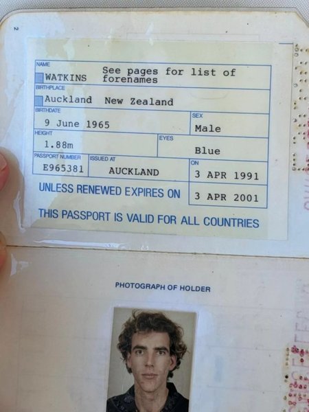 Паспорт Лоуренса Уоткинса