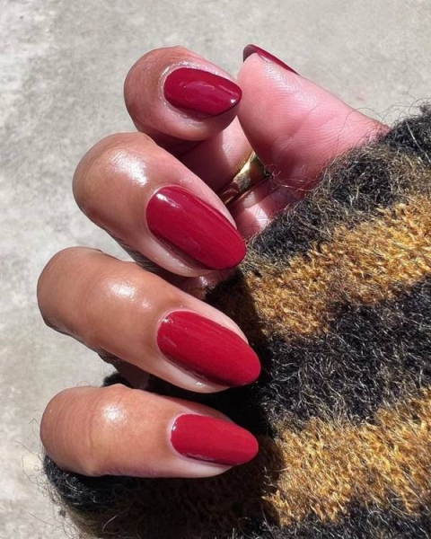 Бери червен маникюр маникюр, маникюр ноември 2023, модни тенденции 2023