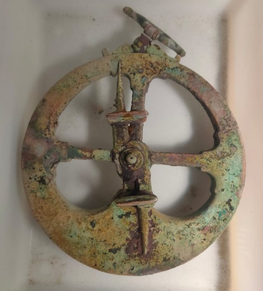 астролябия, находка, снимок