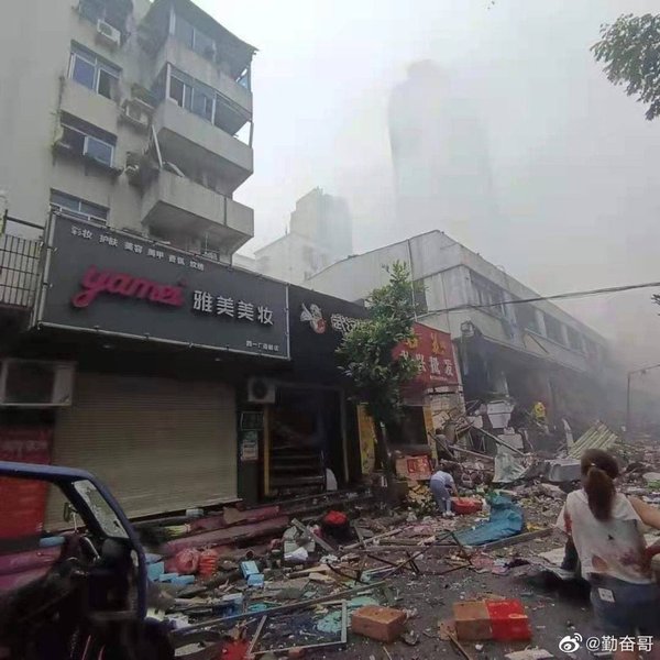 китай, шиянь, взрыв, взрыв газа, рынок, взрыв газа на рынке, взрыв в китае, жертвы