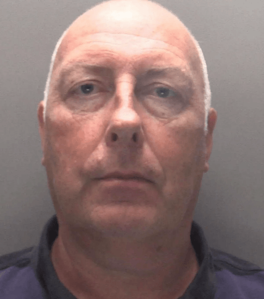 Шахраї, вкрали гроші батьків, перестали доглядати за рідними, обдурили рідних, пограбували людей похилого віку, вкрали гроші,