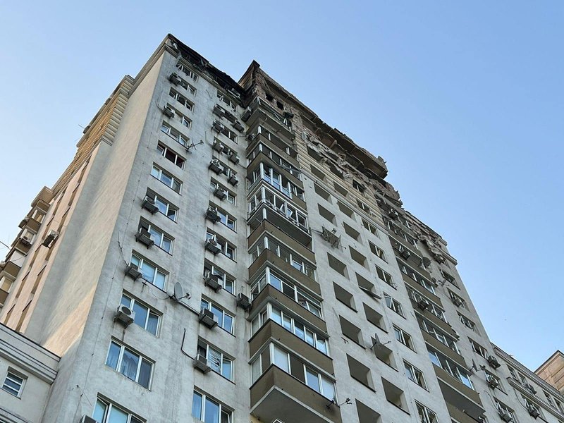 обстрел киева, ракетный обстрел киева 30 мая, последствия обстрела киева, разбитая машина в киеве