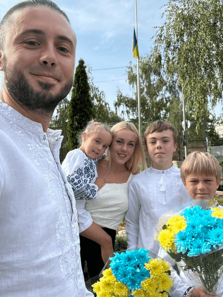 Тарас и Елена Тополи с детьми