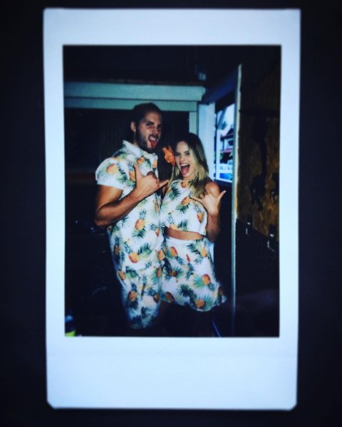 Марго Робби, Том Акерли