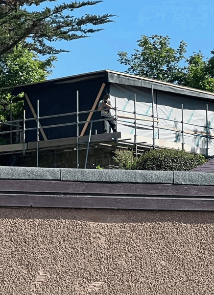 Чоловік має знести будинок для відпочинку, який був зведений без дозволу