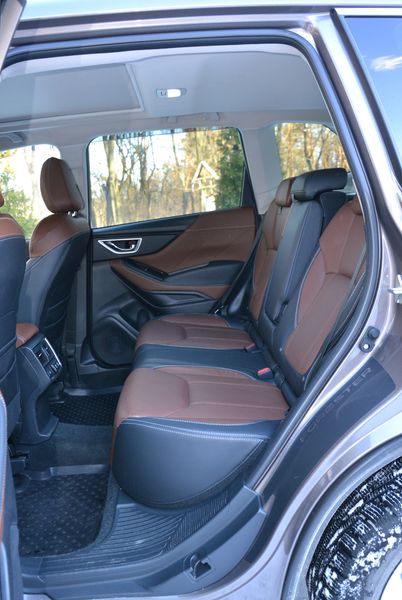 задние сиденья Subaru Forester, новый Subaru Forester, Subaru Forester 2024, кроссовер Subaru, Subaru Forester в Украине