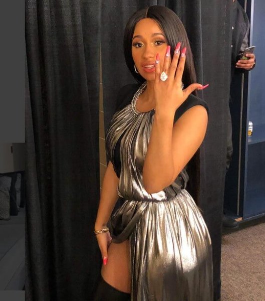 кольцо, Cardi B