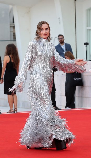 Изабель Юппер, венецианский кинофестиваль, красная дорожка