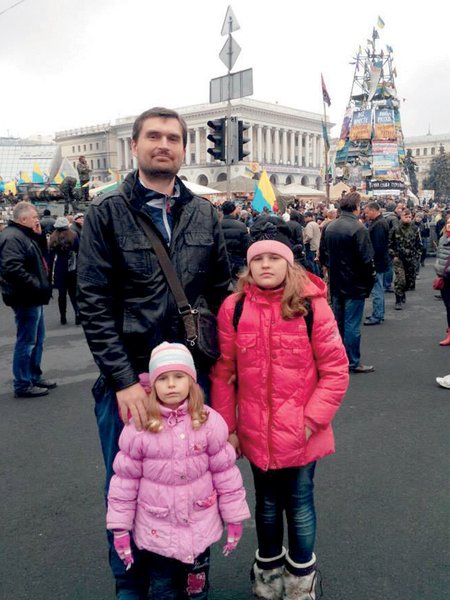 

Точка отсчета. Дорога на войну для Дмитрия Якорнова, как и для многих других добровольцев, началась с Майдана, хотя в те дни он вряд ли думал о том, что будет война
