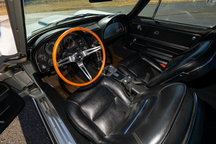 салон шевроле корвет С3 салон Chevrolet Corvette C3