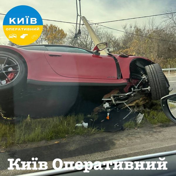 розбитий порше 911