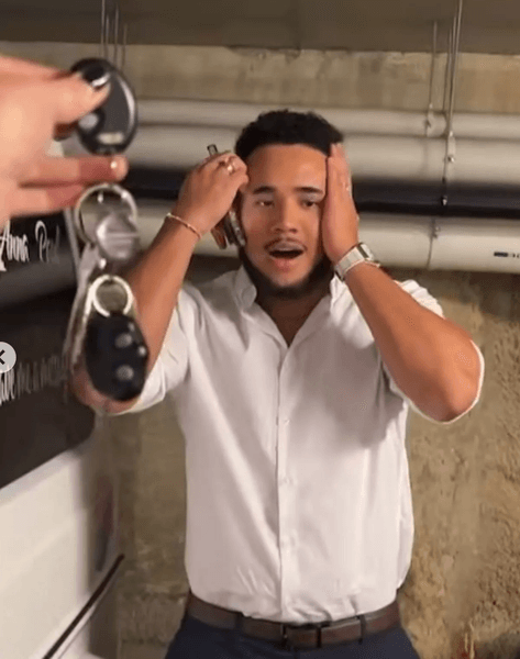 Модель подарила бывшему парню машину, дорогой подарок, автомобиль, бывшая пара, отношения, модель, звезда соцсетей, курьезы