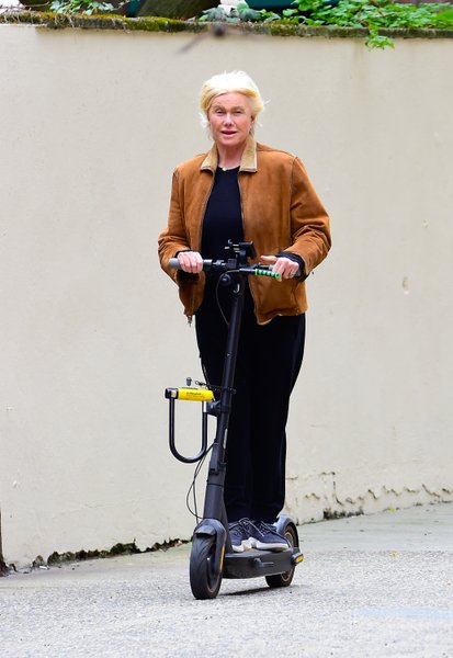 Деборра-Лі Фернесс