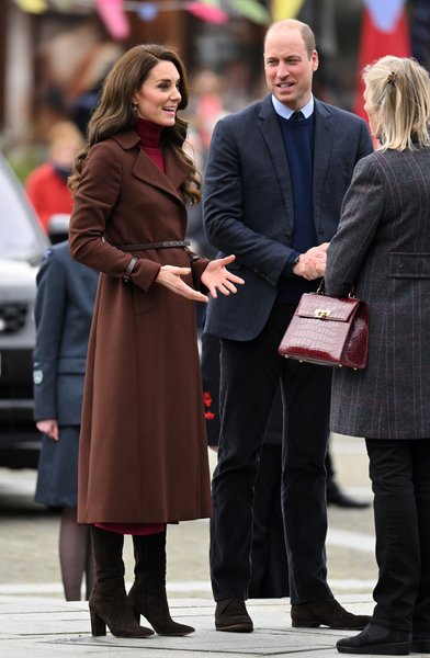 Кейт Миддлтон, принцесса уэльская, кейт миддлтон пальто, модные пальто, модные выходы кейт миддлтон, модные образы кейт миддлтон