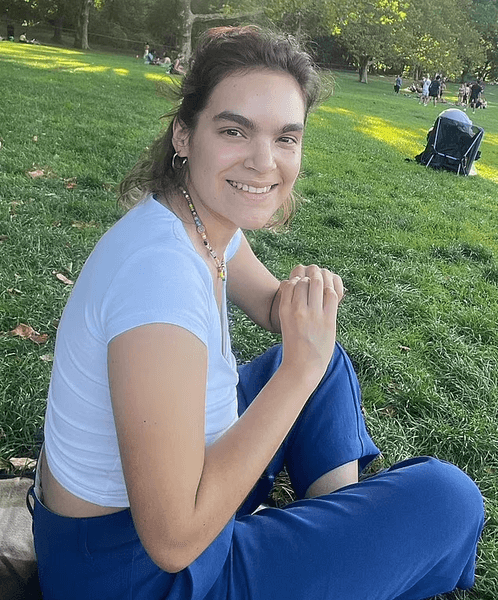 Жінка бере гроші з хлопця за житло, бойфренд, блогер, курйози, гроші, плата за житло, плата за комунальні послуги, подкаст