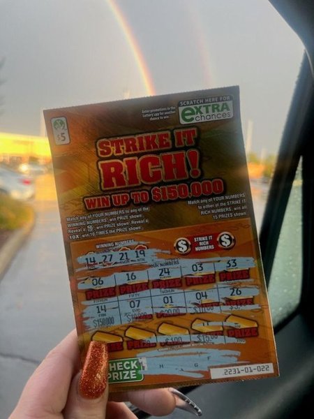 Лотерейный билет, лотерея, деньги, приз, добрый поступок, помогла женщине, выиграла в лотерею, стала богаче, плюсик к карме, радуга