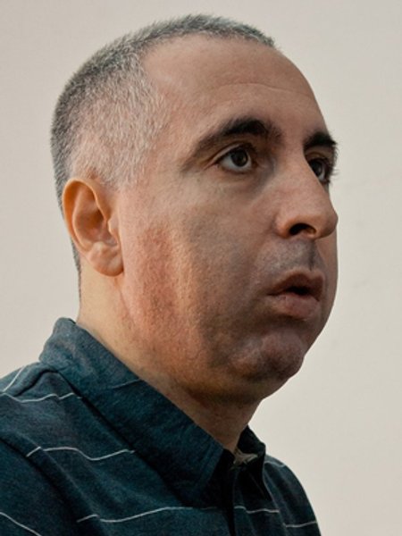 

Карен Мадоян: "Ситуация с захватом полицейского участка и заложников стал катализатором протестного движения. Думаю, это был только первый шаг. Как говорили представители группы "Сасна црер", их задачей было разбудить активную часть общества. Они этого добились"
