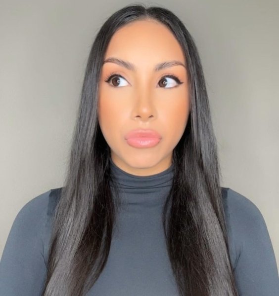 Блогърът на TikTok Юри Ламасбели Кардашиян, клонинг, пародия, скечове, видеоклипове, вицове, блогър, TikTok звезда, забавни видеоклипове