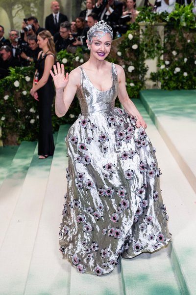 аманда сейфрид, мет гала 2024