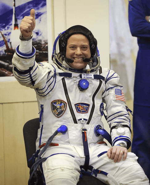 Астронавт NASA, космонавт, наблюдал за планетой, мужчина побывал в открытом космосе, отправился на МКС, озарение астронавта