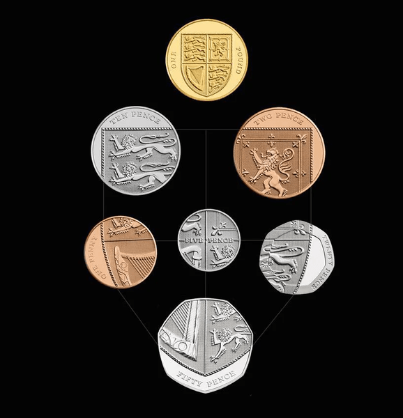 Монеты, деньги, пенни, пенс, "тайный" рисунок, собранные вместе монеты, образуют узор, щит, монетный двор, геральдика