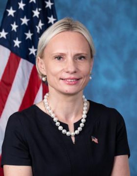 Виктория Спартц, конгрессвумен Спартц, Виктория Спартц обвинила Ермака, Виктория Спартц против Ермака, в чем Спартц обвиняет Ермака