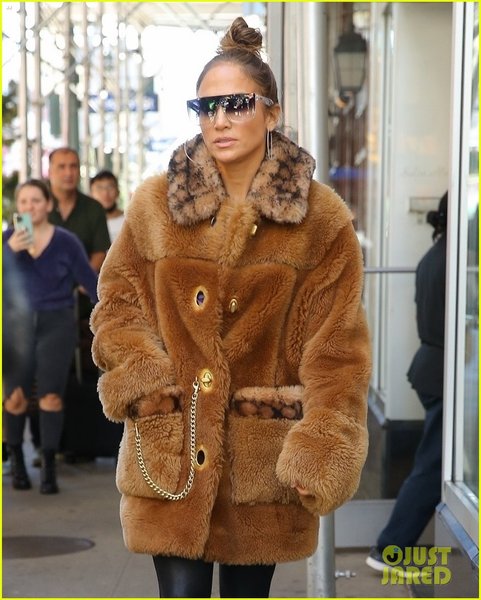 дженнифер лопес, эко шуба, шуба тедди, стритстайл, тренды осени 2021