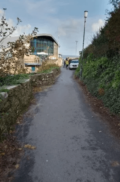 машина застряла, узкие стены, узкий проход, Nissan, внедорожник