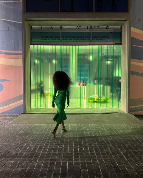 тина кунаки, зеленое платье, тренд сезона