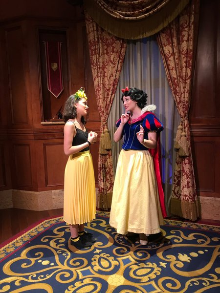 Рэйчел Зеглер, диснейленд, белоснежка